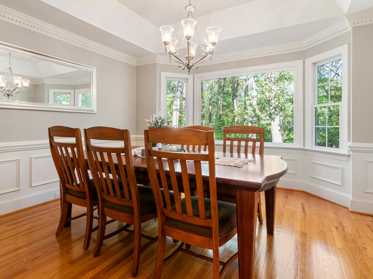 dining-room-painting-traditional-dining-room-richmond-decorators Traditional dining room painting in Richmond — deep colour walls with period cornicing by Richmond Decorators