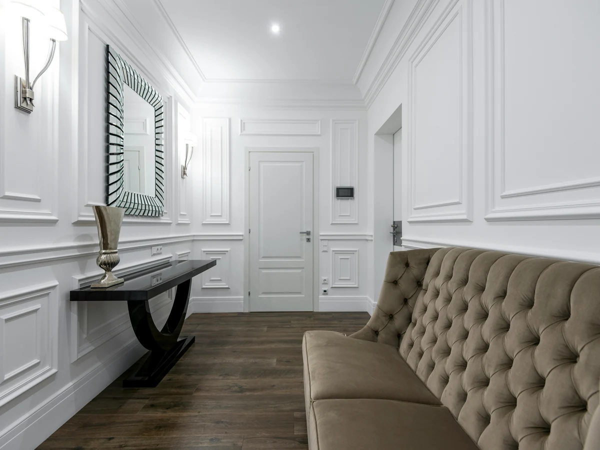 Elegant white hallway painting by Richmond Decorators in Richmond upon Thames