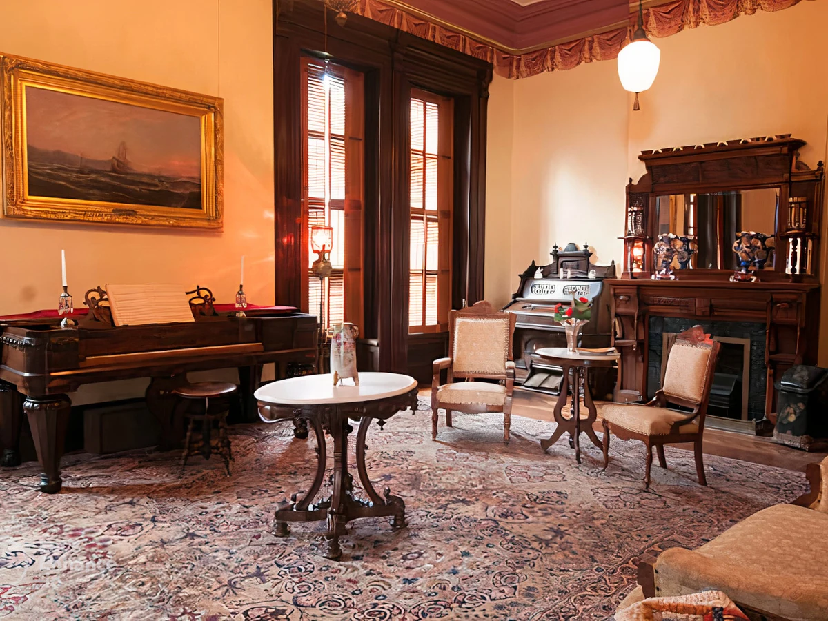 Victorian period sitting room painted by Richmond Decorators